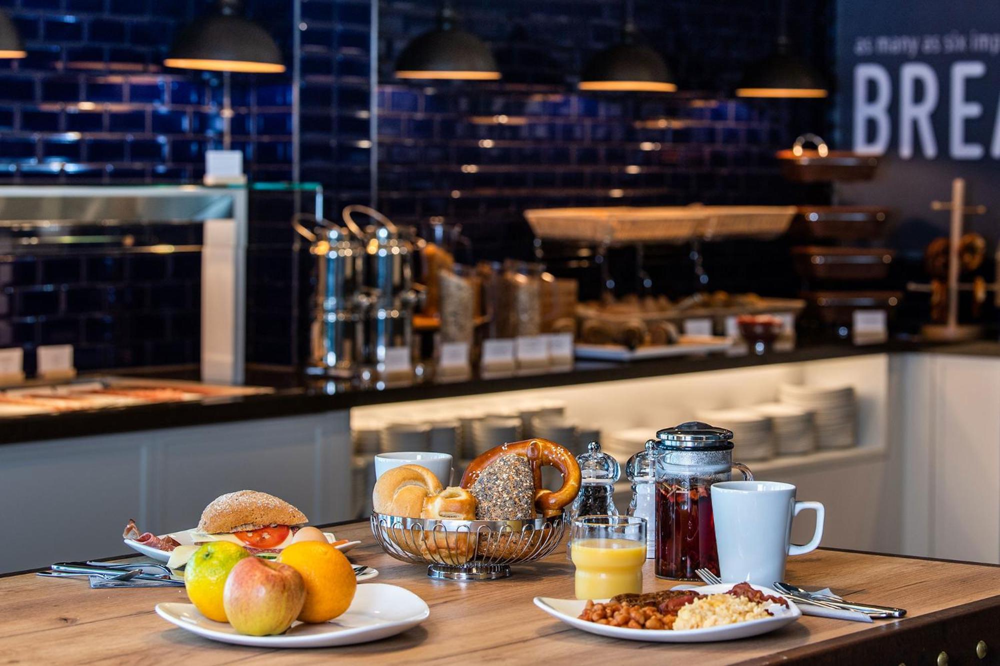Premier Inn Berlin City Wilmersdorf Bagian luar foto