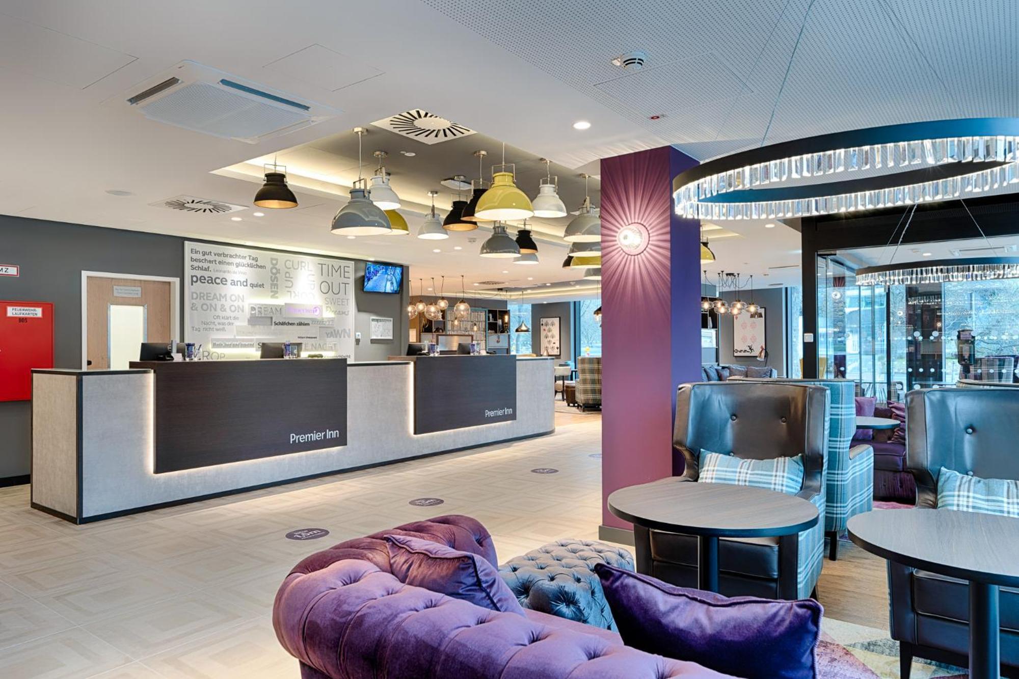 Premier Inn Berlin City Wilmersdorf Bagian luar foto