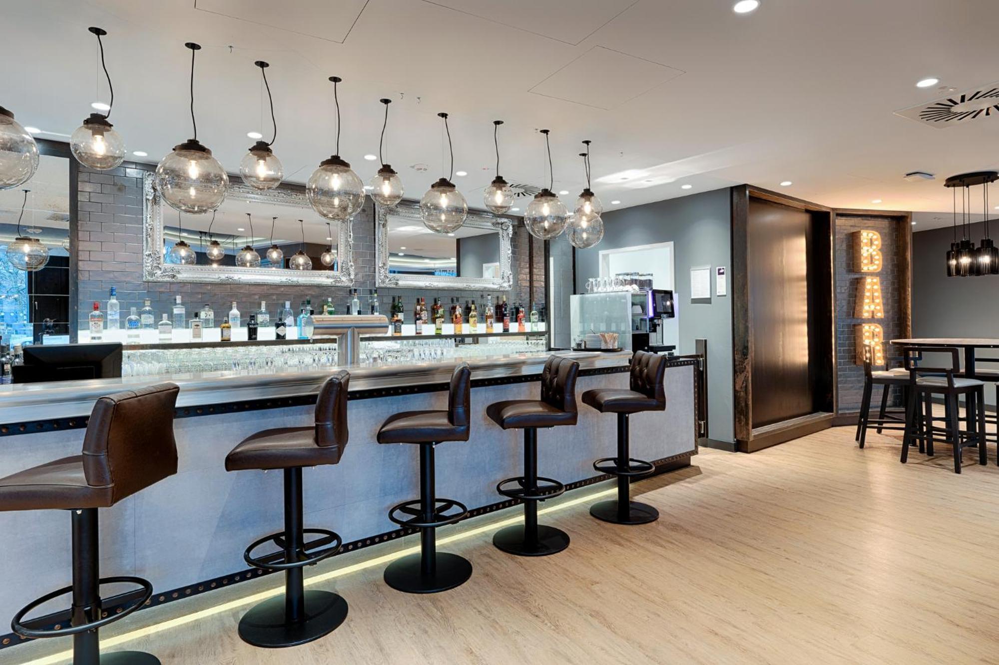 Premier Inn Berlin City Wilmersdorf Bagian luar foto