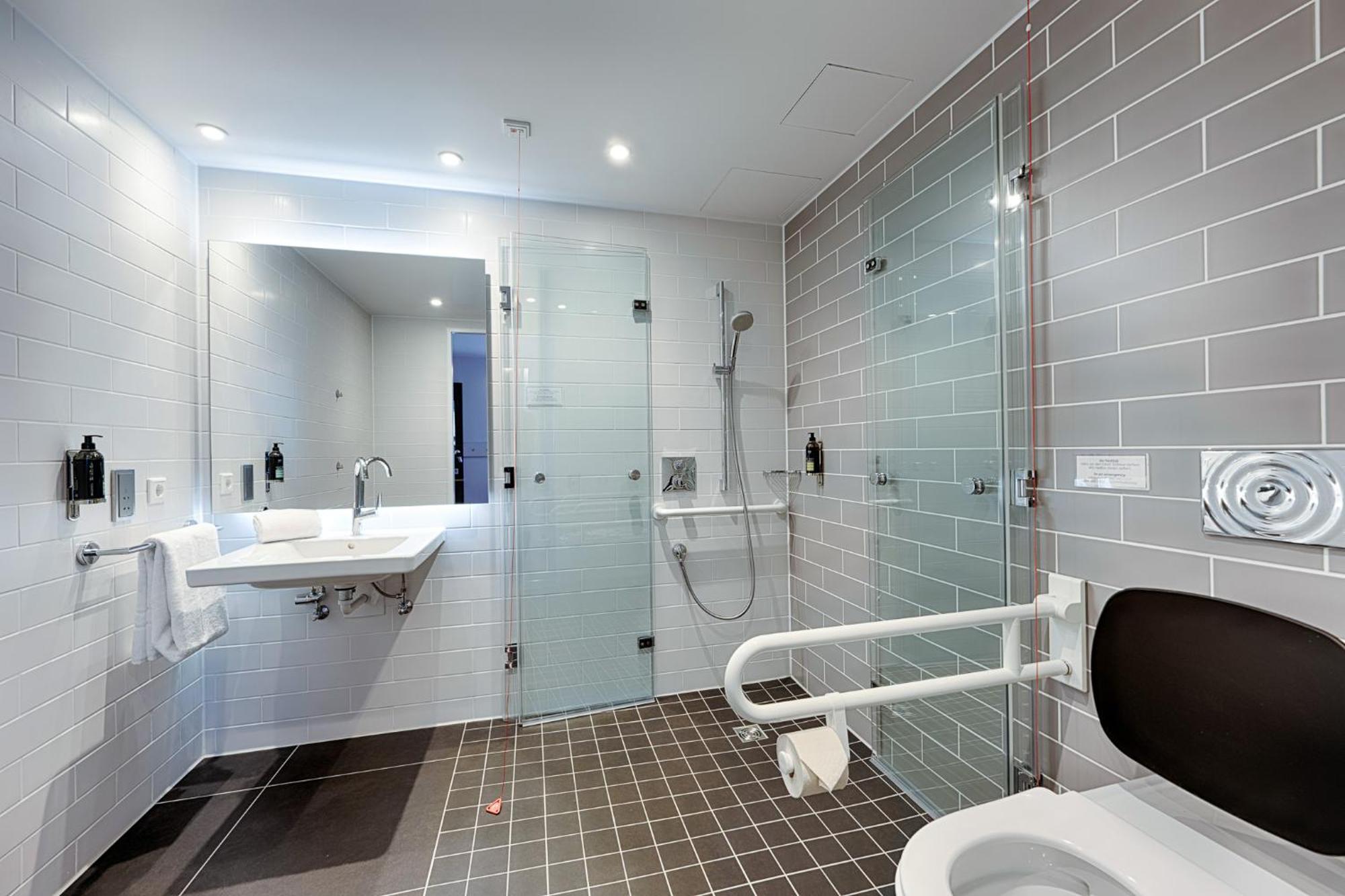 Premier Inn Berlin City Wilmersdorf Bagian luar foto